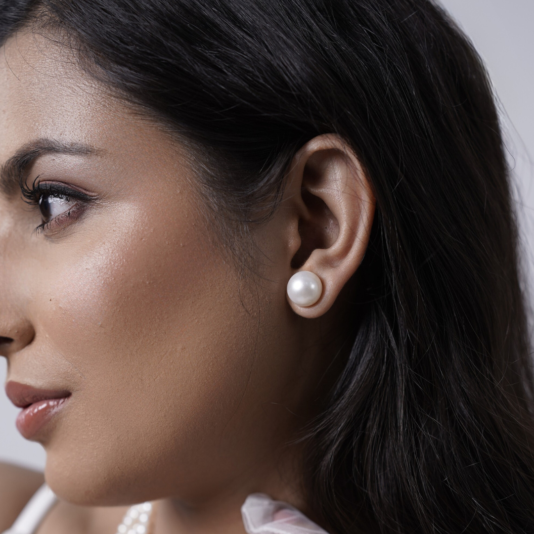 WHITE SEA PEARL STUDS